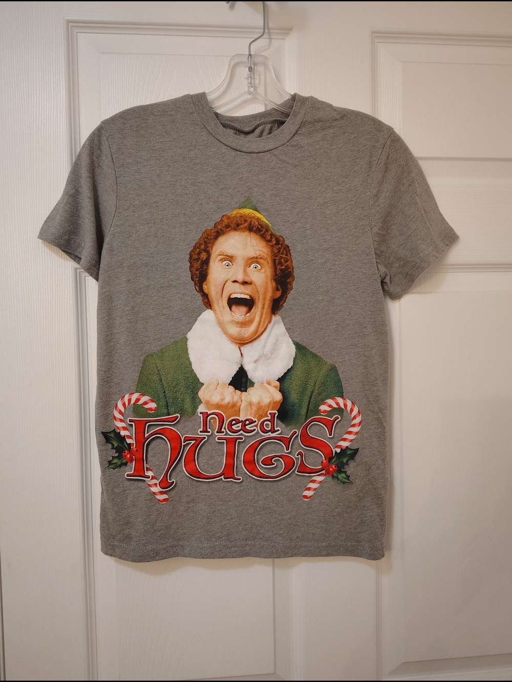 Gray 'Need Hugs' Short Sleeve Holiday Tee